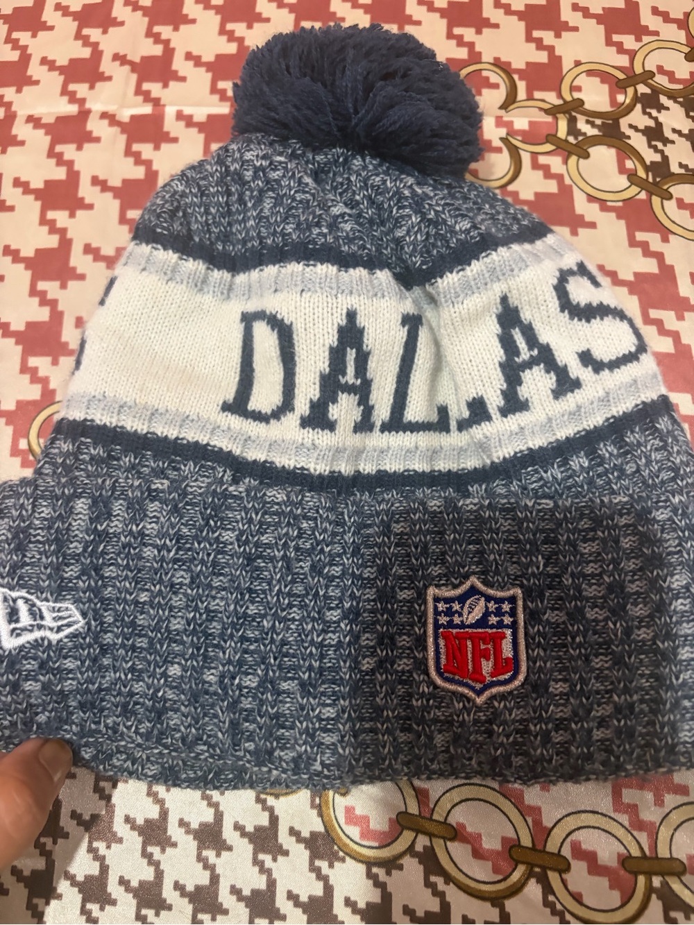 New Era Dallas Knit Pom Beanie in Navy and White